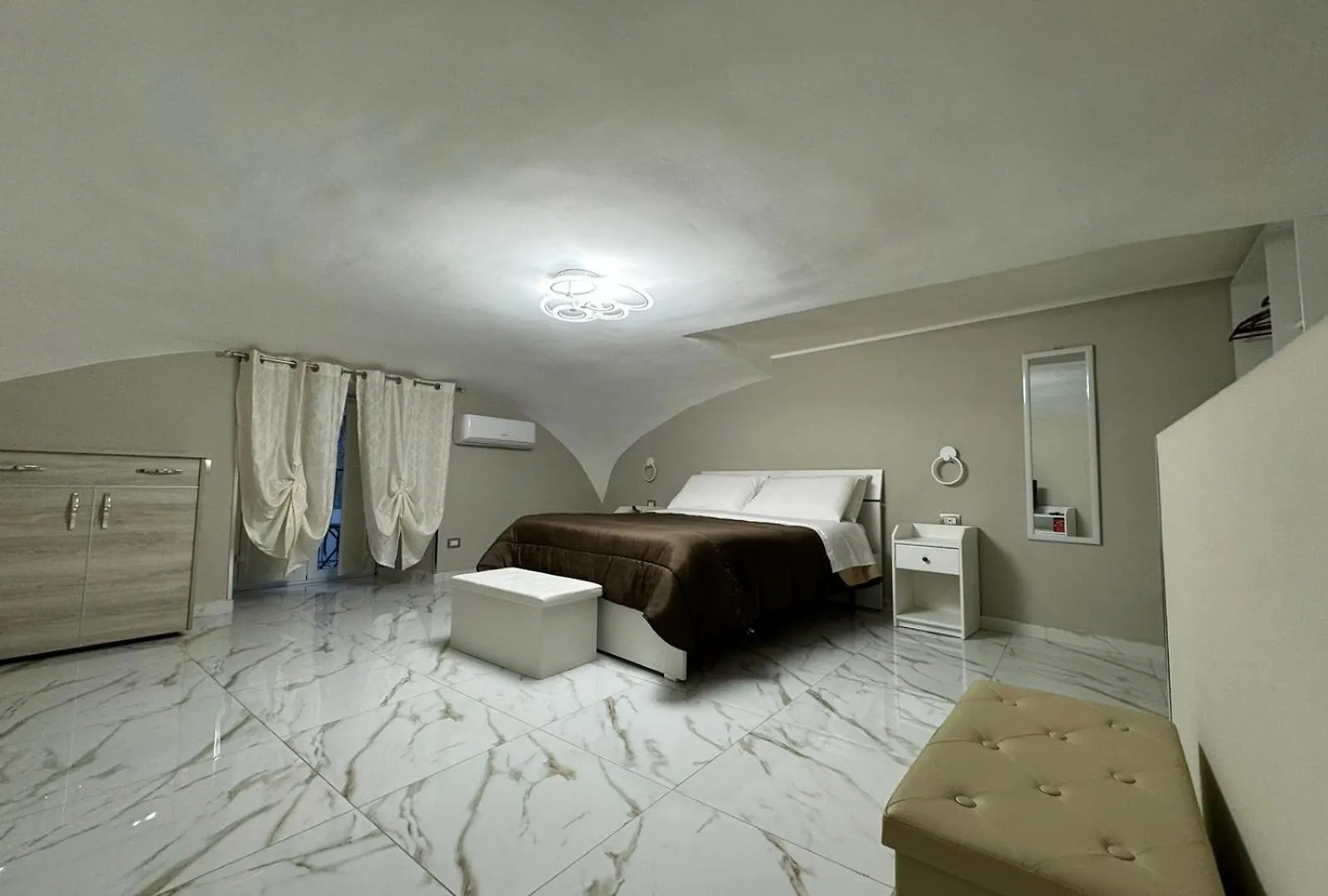 Pizzaiola'S Home Naples Italy
