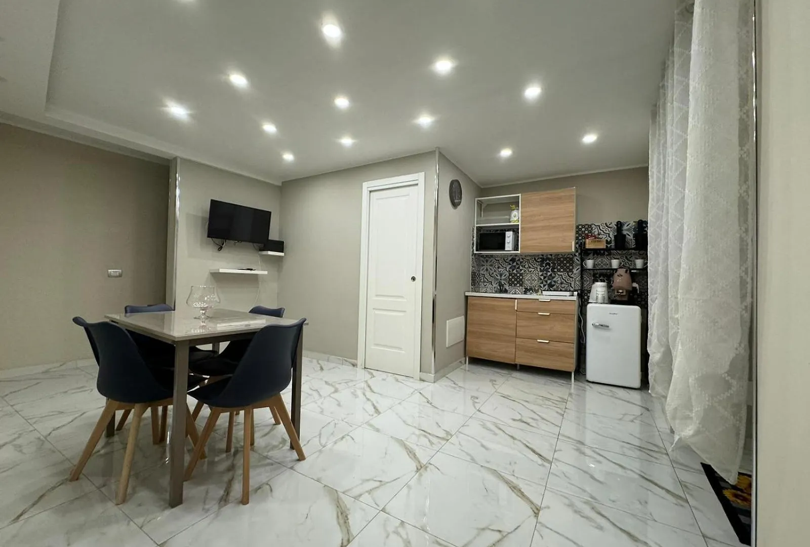 Pizzaiola'S Home Naples